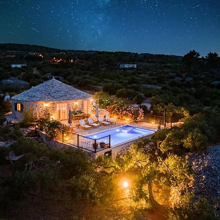 Island Getaway - Heritage House Mirca  ภายนอก รูปภาพ