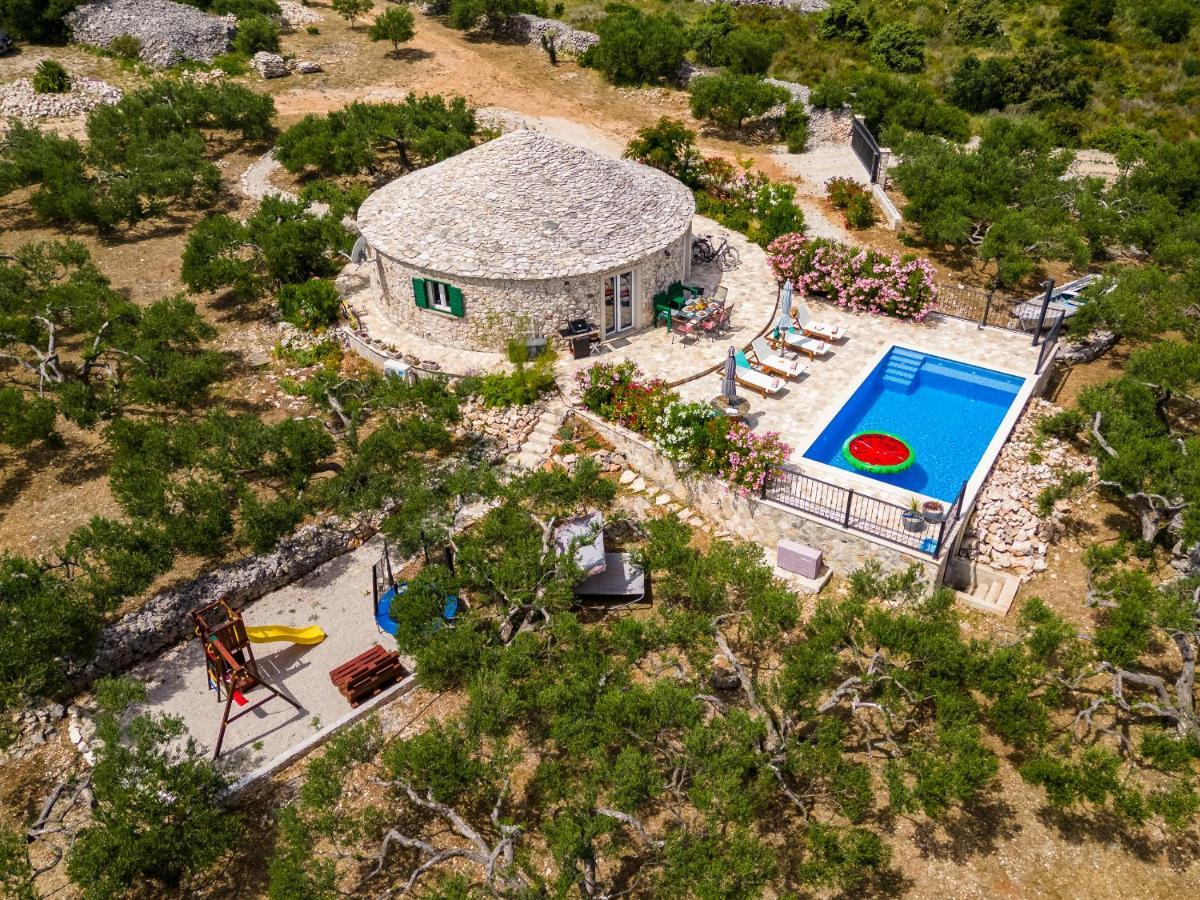 Island Getaway - Heritage House Mirca  ภายนอก รูปภาพ