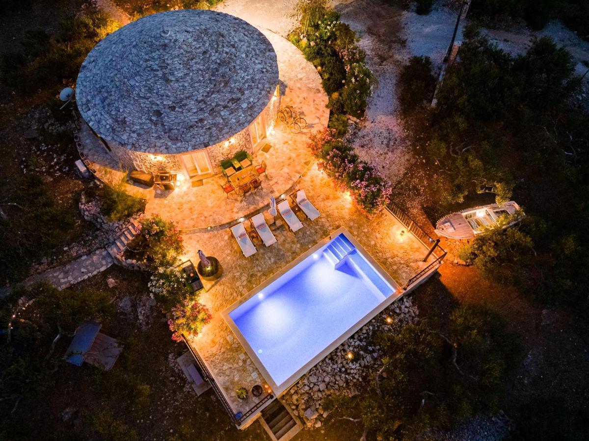 Island Getaway - Heritage House Mirca  ภายนอก รูปภาพ